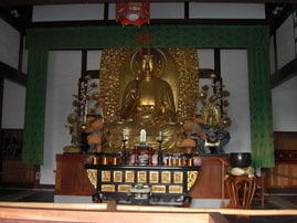 金箔の木製釈迦牟尼座像