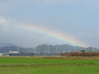 揖斐郡大野町内石山に掛かる虹